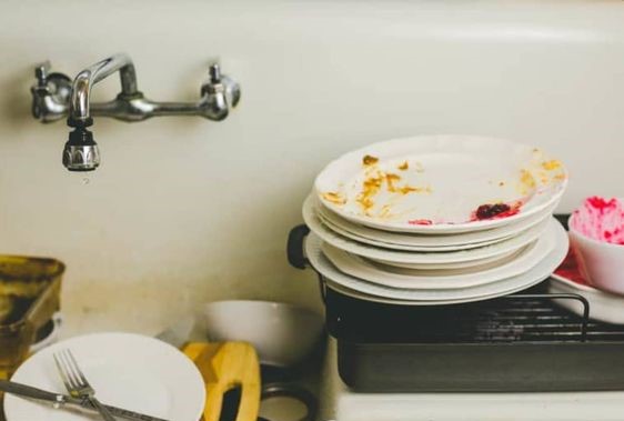 Acknowledging the dishes.